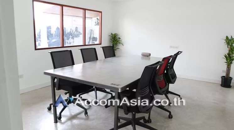 unit Studio  Office space For Rent in Sukhumvit, Bangkok  near BTS Thong Lo (AA17755)